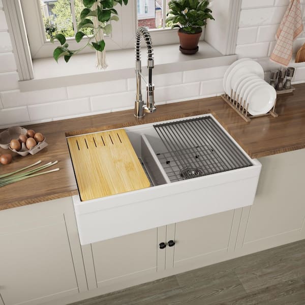 33 in. Farmhouse/Apron-Front Double Bowl Matte Gray Fine Fireclay Kitchen Sink with Bottom Grid and Strainer Basket