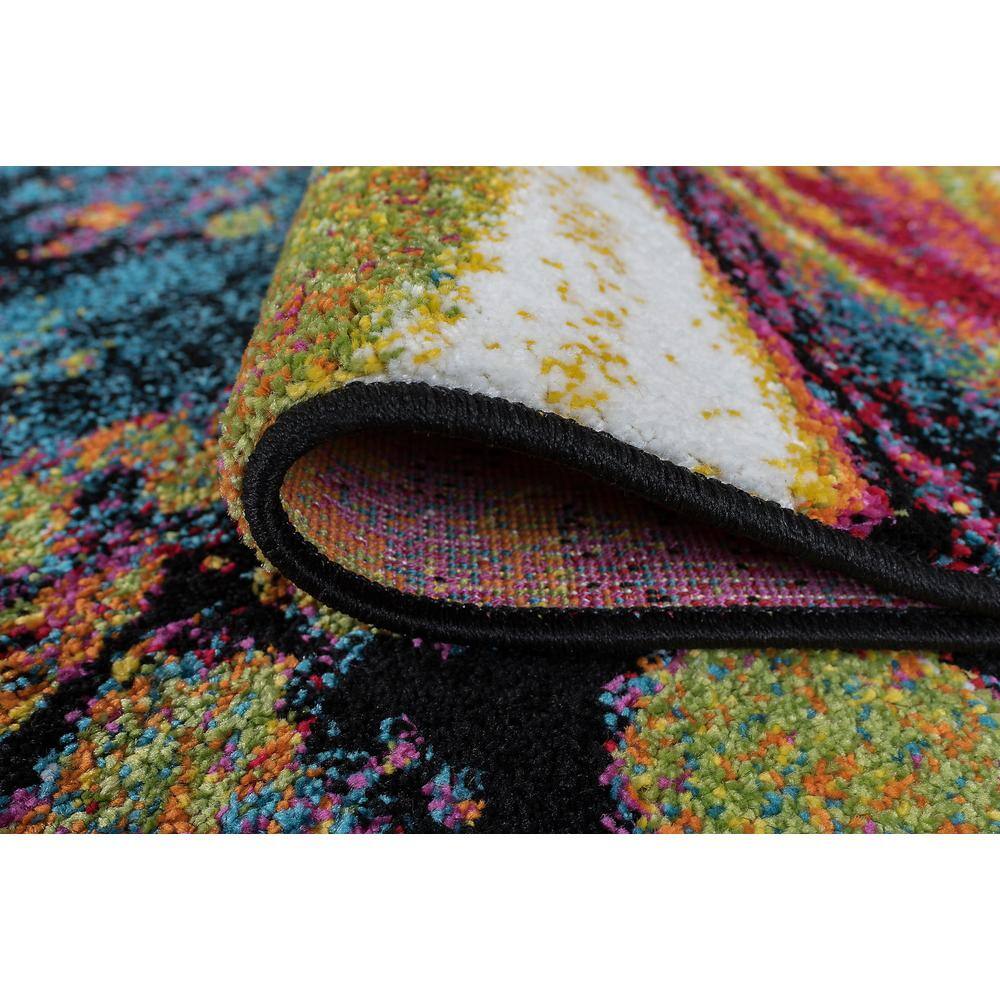 Reversible Abstract Black 5'3" x 7'3" Synthetic Area Rug