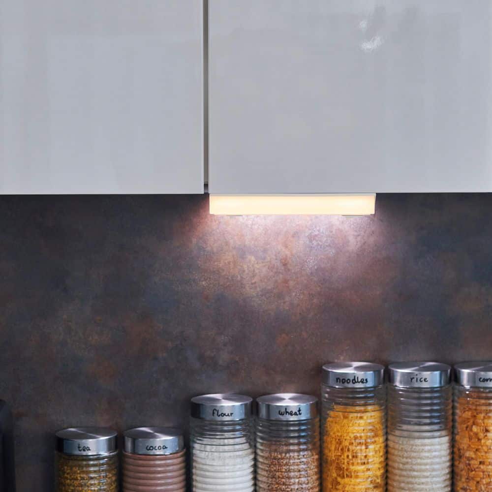 9-inch Adjustable White Aluminum LED Under Cabinet Light
