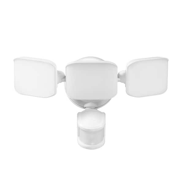 Globe Electric 180° 15-Watt Equivalent Triple Head White 2200 LM Battery Operated Outdoor Integrated LED Flood Security Area Light