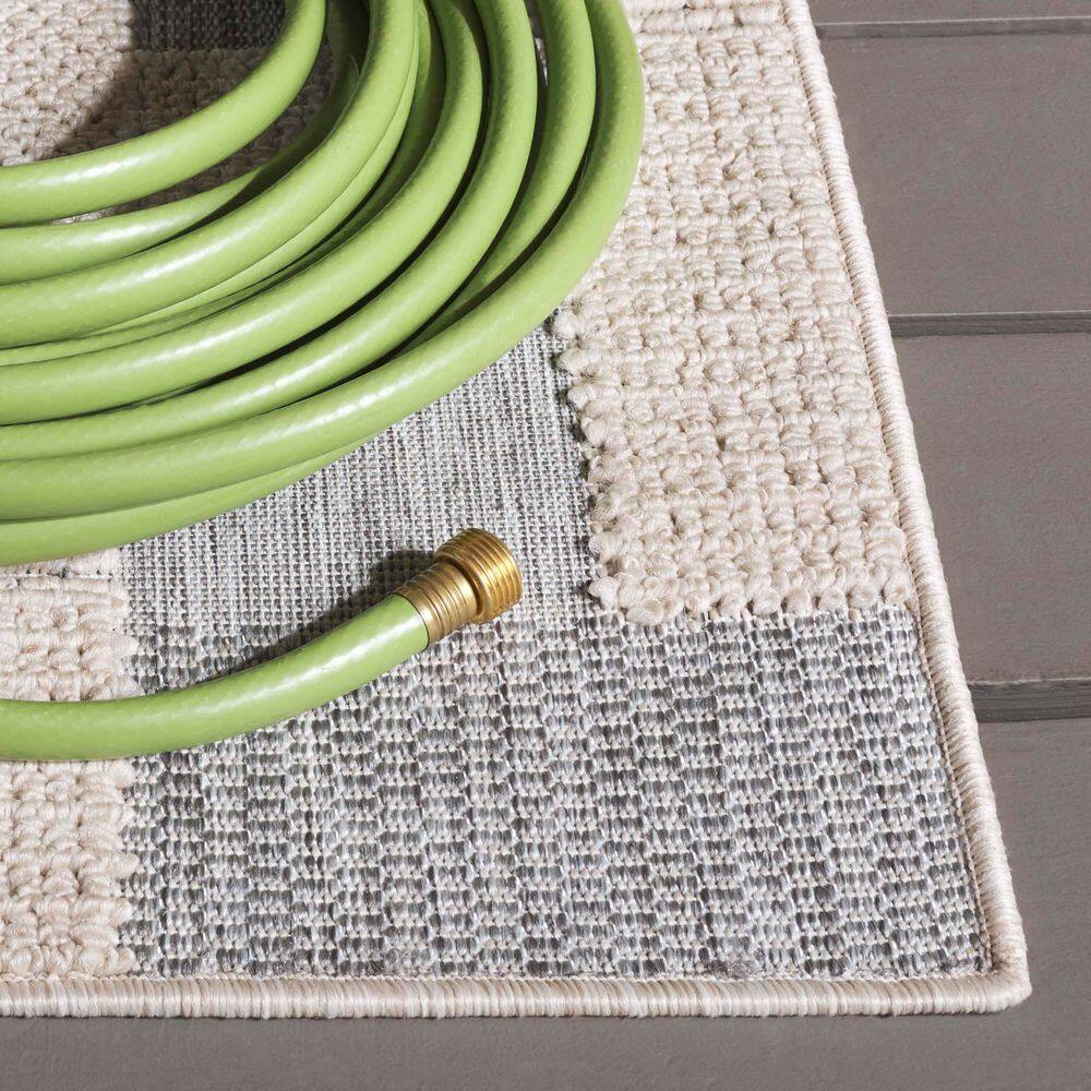 Gray Geometric 9' x 12' Synthetic Easy Care Rug