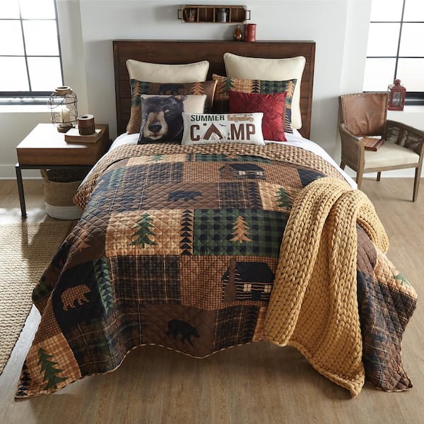 DONNA SHARP Brown Bear Cabin Brown Microfiber Queen Quilt Set (3-Piece)