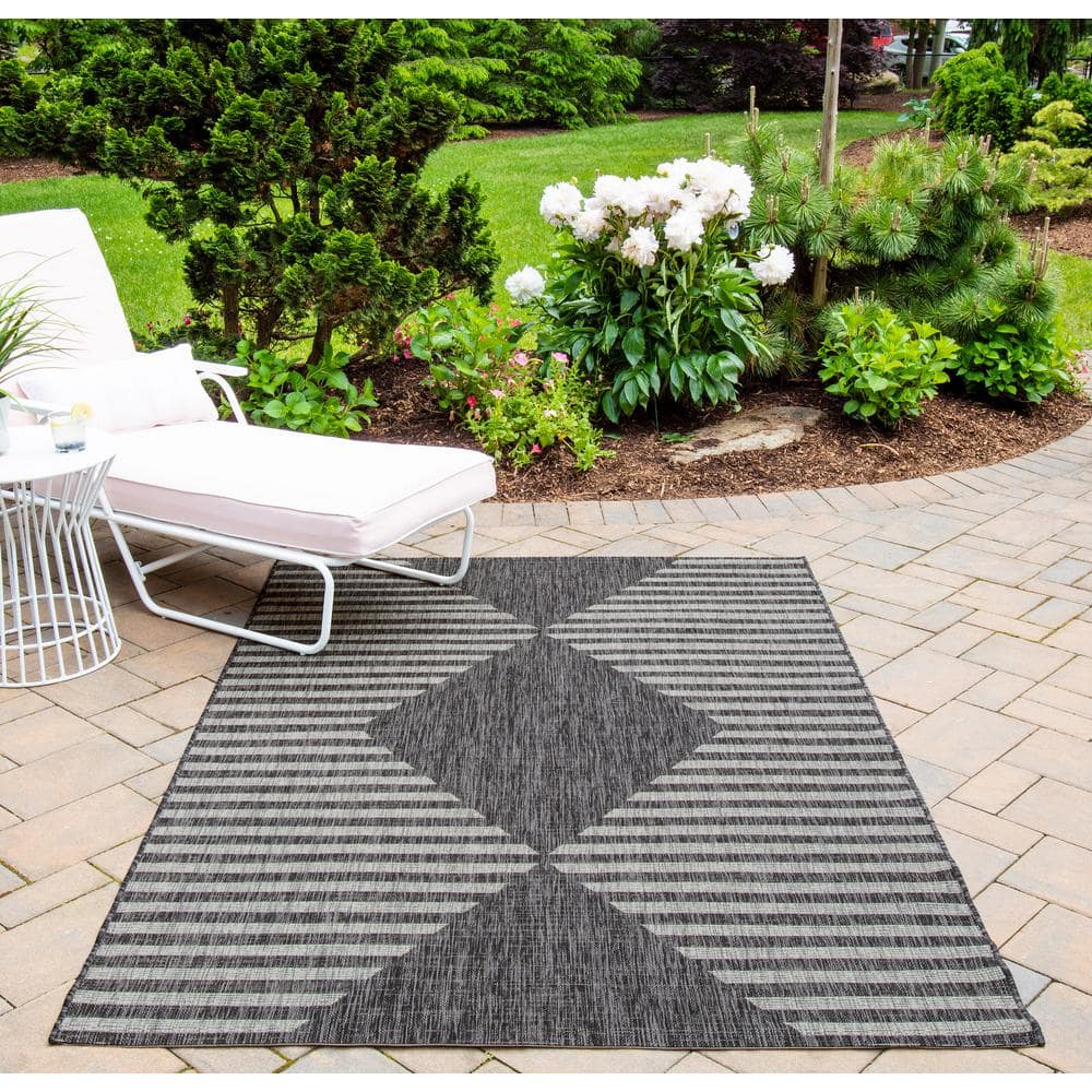 Charcoal Geometric Easy-Care Rectangular Synthetic Rug 5'3" x 7'6"