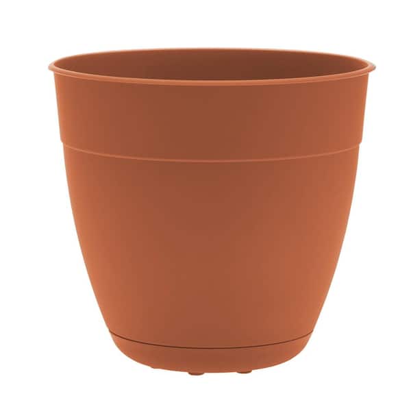 Dayton 16 in. Terra Cotta Plastic Round Indoor/Outdoor Planter with Saucer