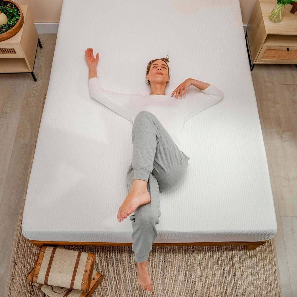 King Size White Knit Cooling Memory Foam Mattress