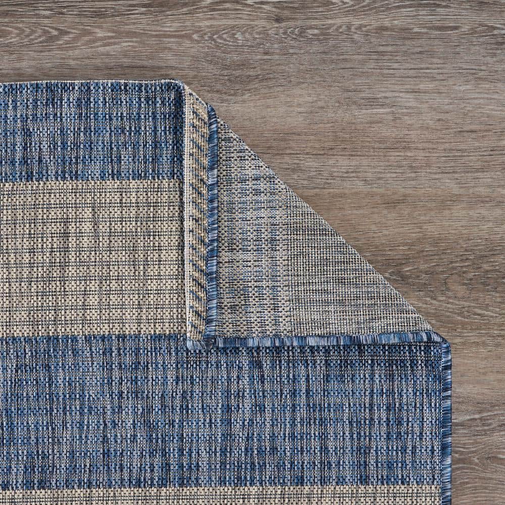 Coastal Charm Gray Synthetic 5' x 7' Indoor/Outdoor Area Rug