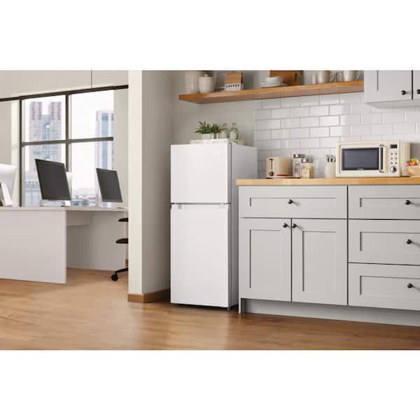 Vissani 4.5 cu. ft. Mini Refrigerator with Glass Shelves, Top