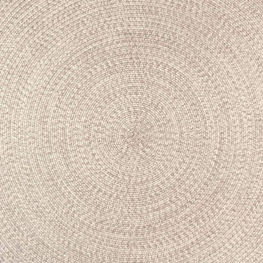 Casual Elegance Tan Synthetic 5' Round Braided Area Rug