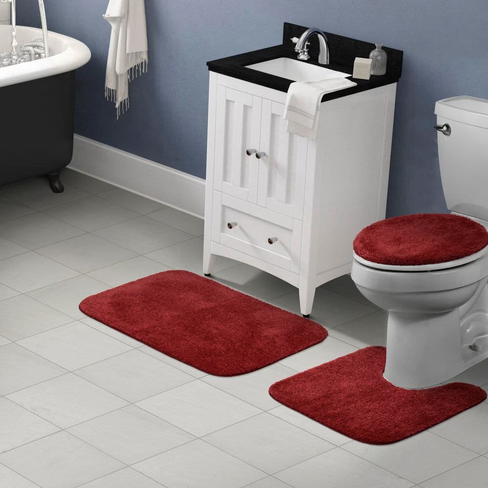 Chili Pepper Red Nylon Traditional 3-Piece Bath Rug Set
