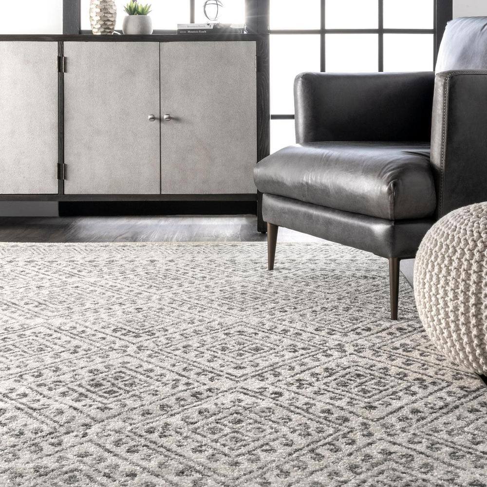 Reversible Easy-Care Gray Synthetic 3' x 5' Trellis Area Rug