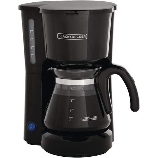 https://images.thdstatic.com/productImages/4c031200-cbac-4089-a0ab-735f9149124b/svn/black-black-decker-drip-coffee-makers-cm0700b-4f_600.jpg