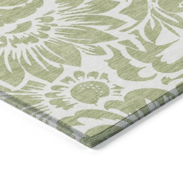 Green and Ivory 8 ft. Round Woven Floral Round Indoor/Outdoor Area Rug