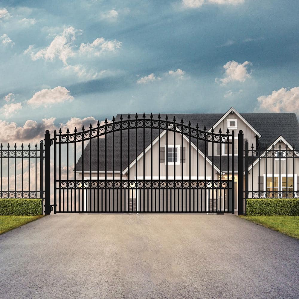 London Style Black Steel Arched Driveway Gate with Pointed Pickets