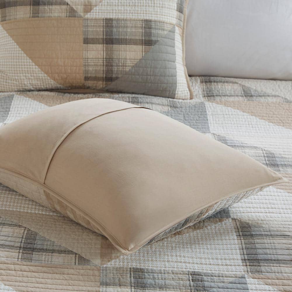 Tan Geometric Pattern Oversized Cotton King Quilt Set