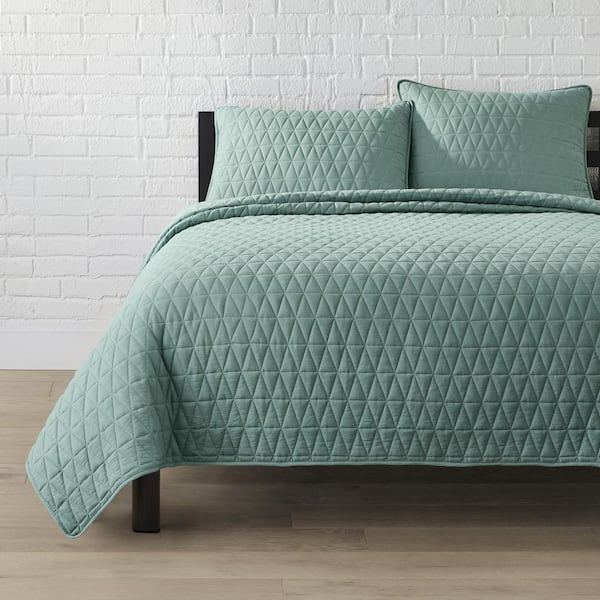 StyleWell 3-Piece Aloe Green Modern Geo Diamond Microfiber King Quilt Set