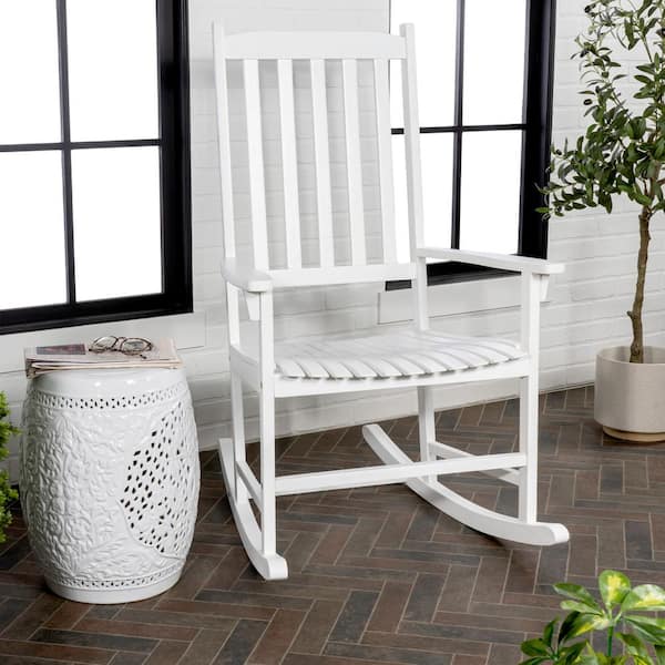 JONATHAN Y Seagrove Farmhouse Classic Slat Back 350 lbs. Support Acacia Wood Outdoor Rocking Chair White RCK300C