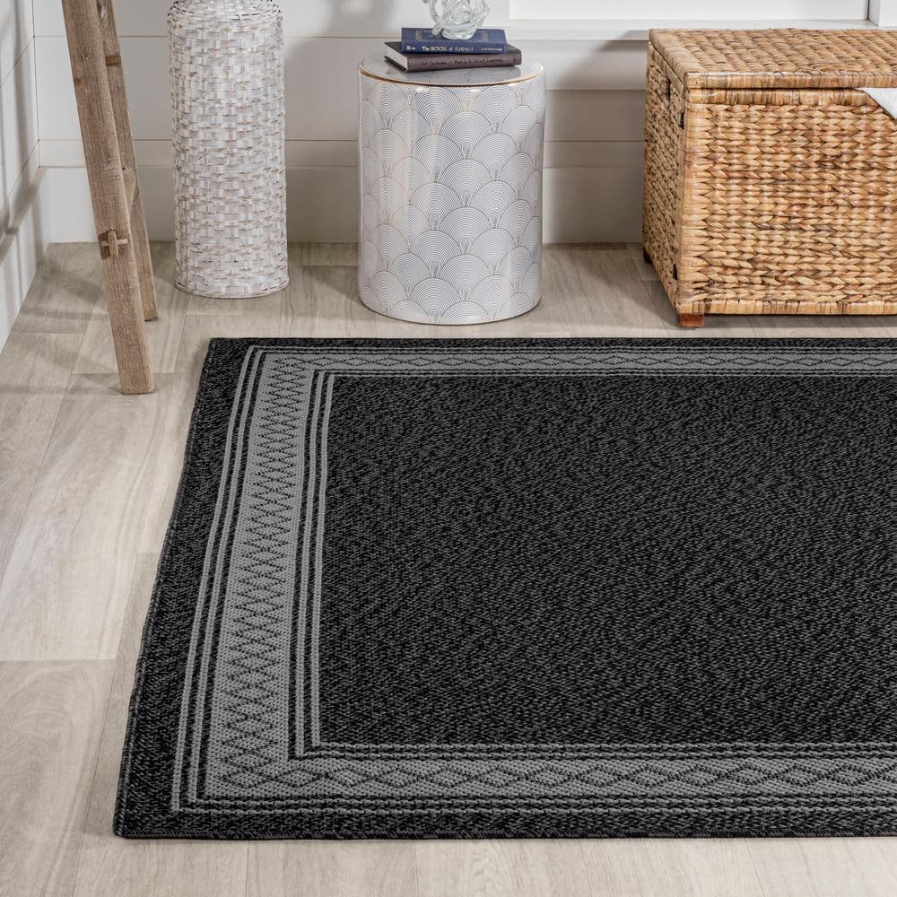 Modern Diamond Geo Black/Gray 8'x10' Reversible Indoor/Outdoor Rug