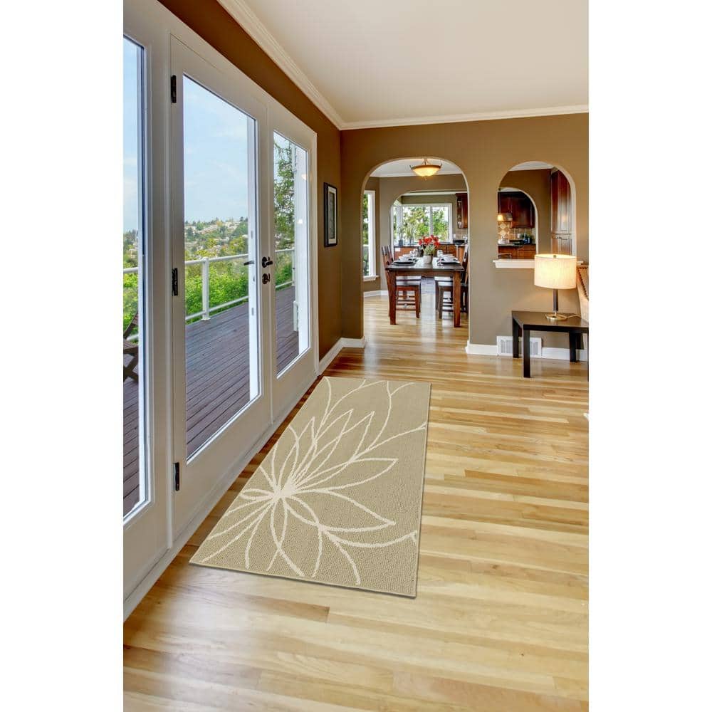 Ivory Floral Tufted Washable Runner Rug 2' x 5'