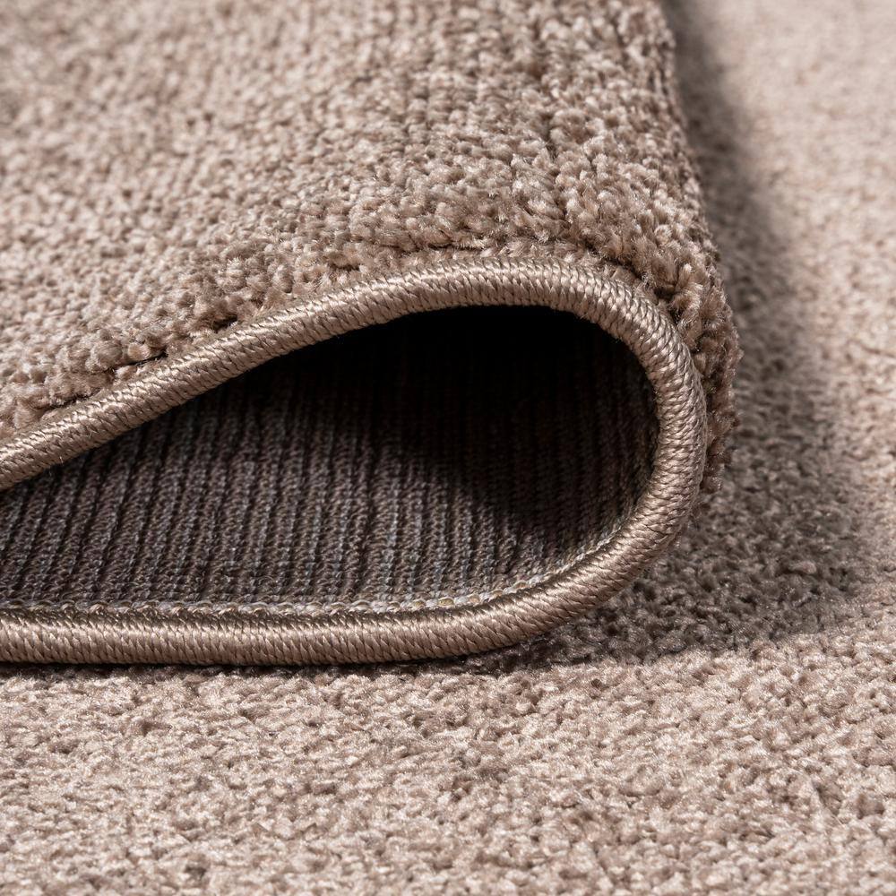 Modern Reversible Red Synthetic 9' x 12' Easy-Care Area Rug