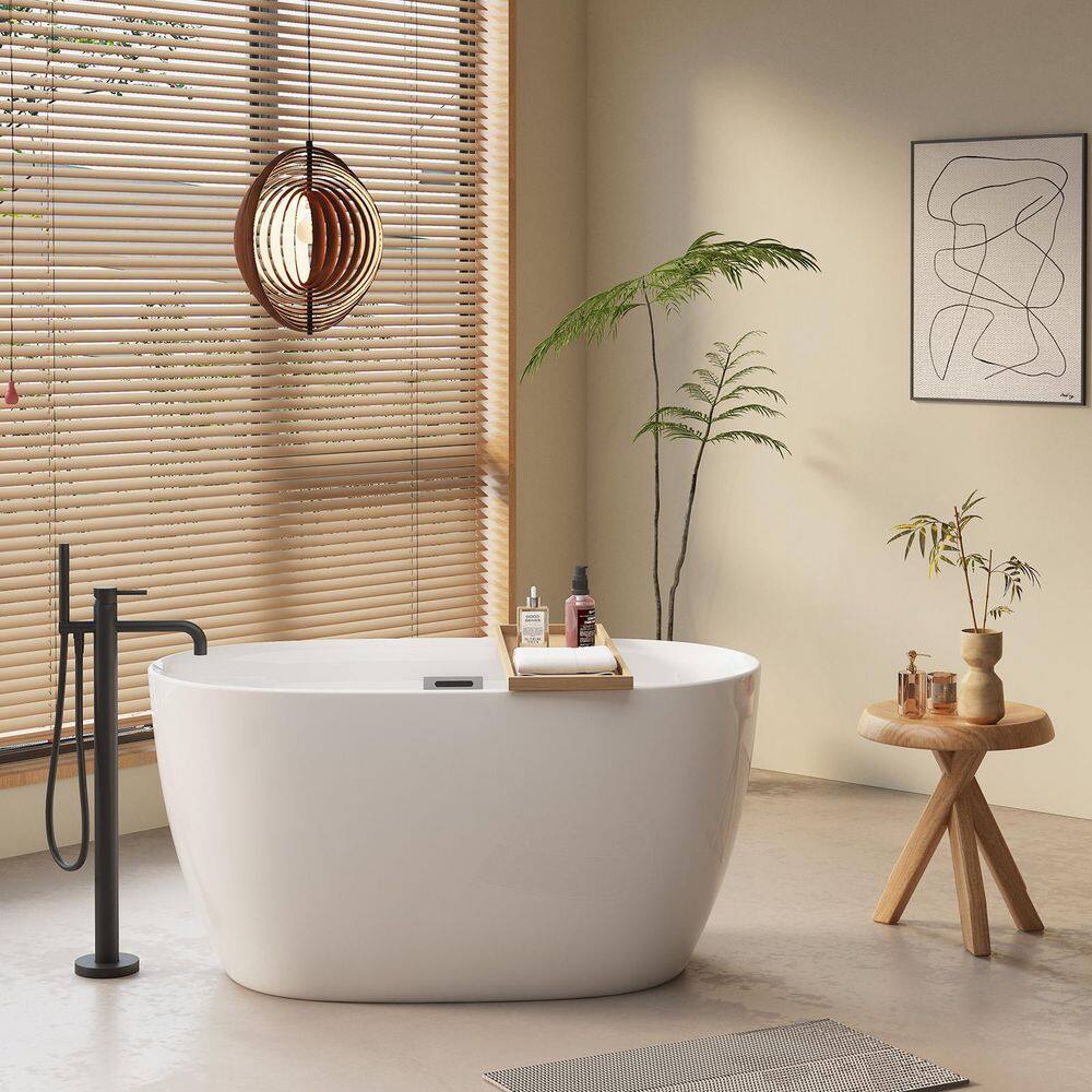 47 in. x 27.6 in. Soaking Bathtub with Center Drain in White