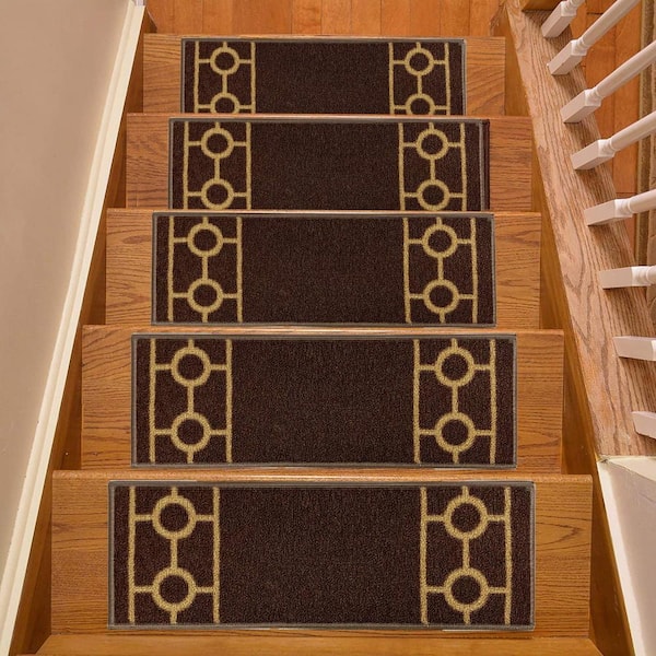 Indoor Chain Border Brown 9 in. x 26 in. Stair Tread Cover (Set of 13)