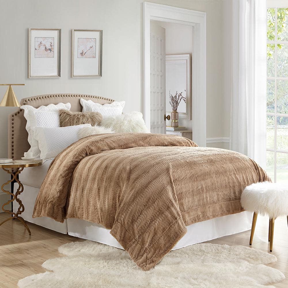 swift home Stylish Tan Embossed Faux Fur Reverse to Micomink Full/Queen ...