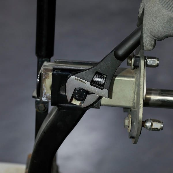 15 in. Adjustable Construction Spud Wrench