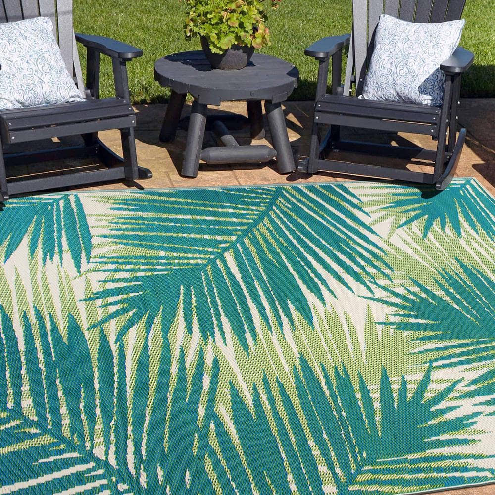 Green Tropical Floral Reversible Synthetic Indoor/Outdoor Rug 5' x 7'