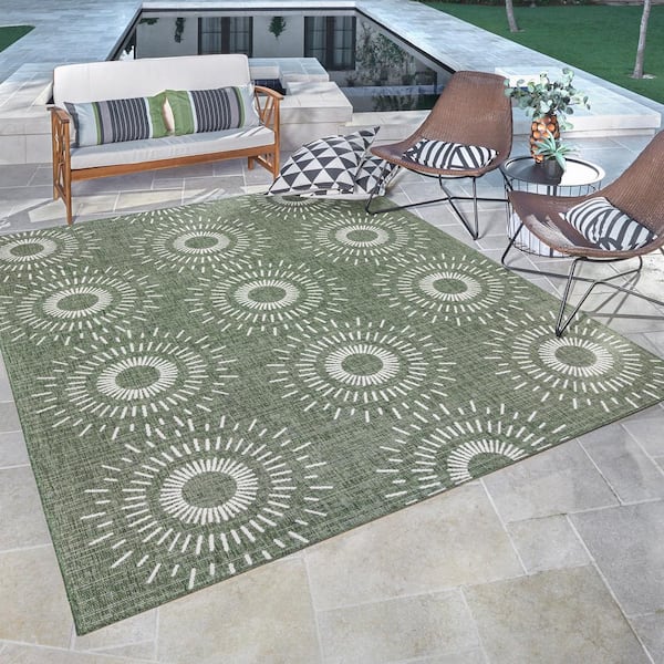 Paseo Tiaret Green 8 ft. x 10 ft. Geometric Indoor/Outdoor Area Rug
