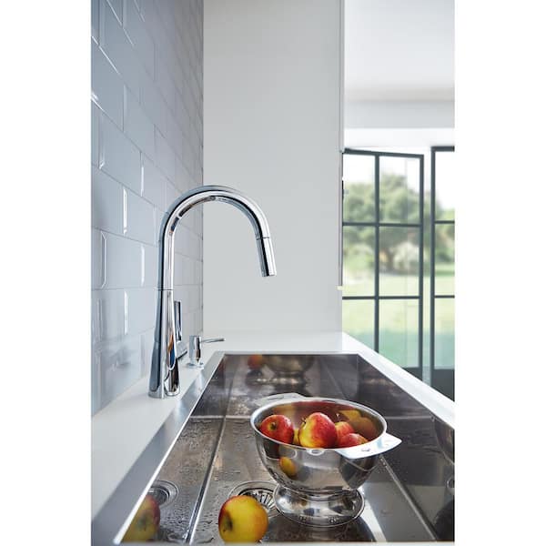 Zedra Single-Handle Pull-Out Sprayer Kitchen Faucet with Dual Spray in StarLight Chrome