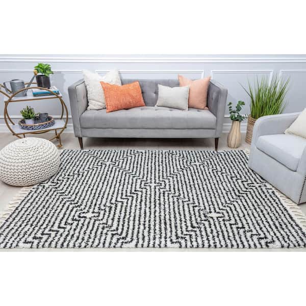 Bennett Night Odyssey 2'6"x8' Modern Area Rug