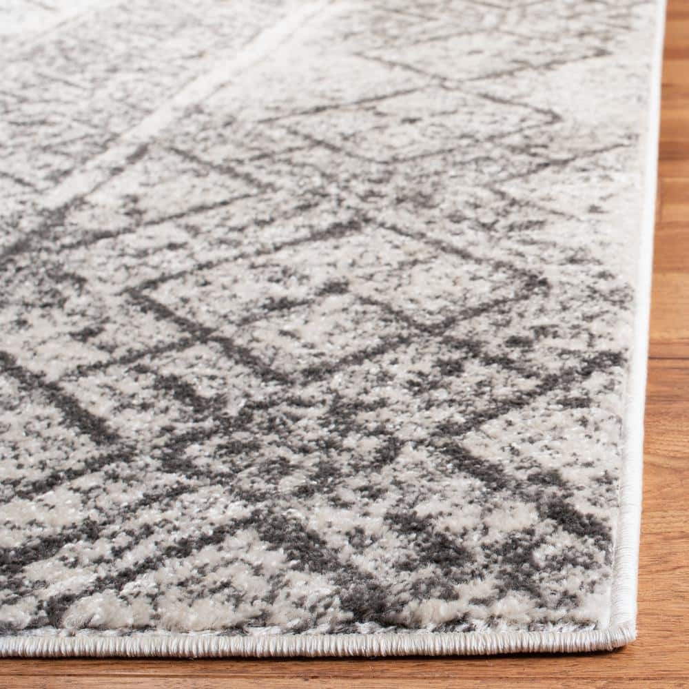 Silver & Black Synthetic Reversible Area Rug 59"x76"
