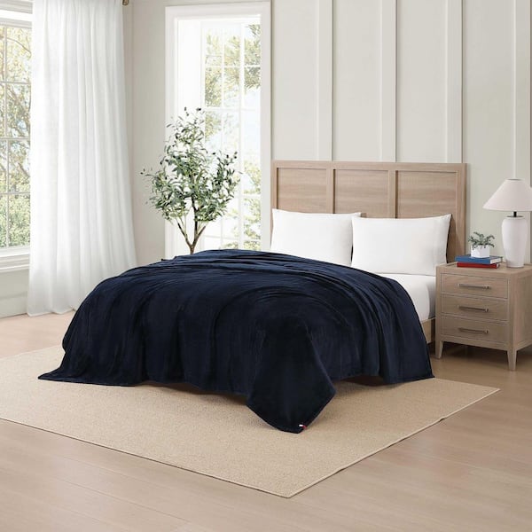 TH Solid Navy Blue Full/Queen Plush Fleece Blanket