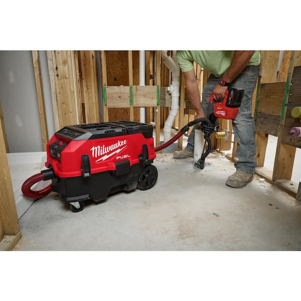 Milwaukee M18 FUEL PACKOUT 9 Gallon Dual-Battery Dust Extractor