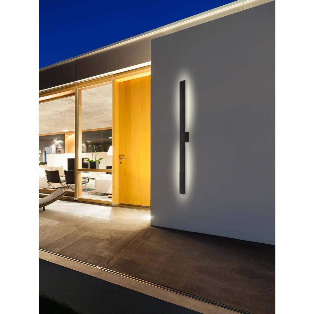Elegant Vesta Black Aluminum Dimmable LED Wall Sconce