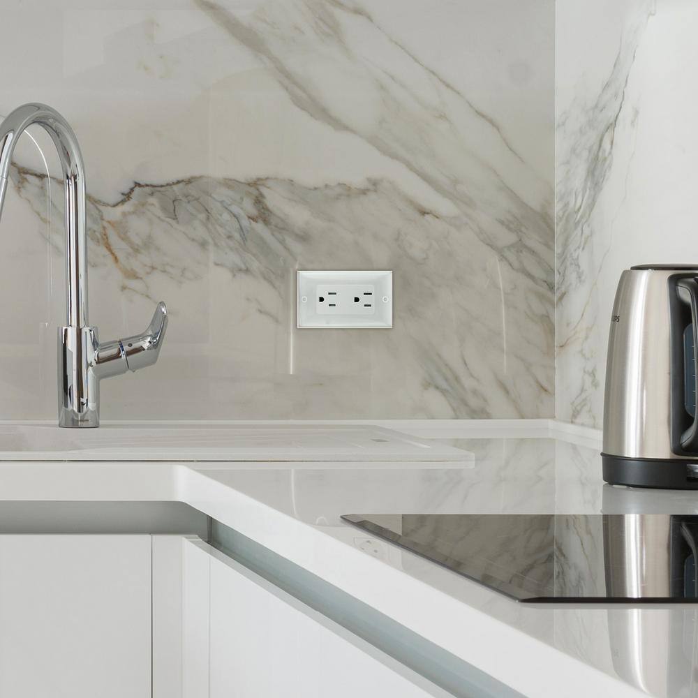 White Tamper Resistant Duplex Receptacle Outlet with Wall Plate