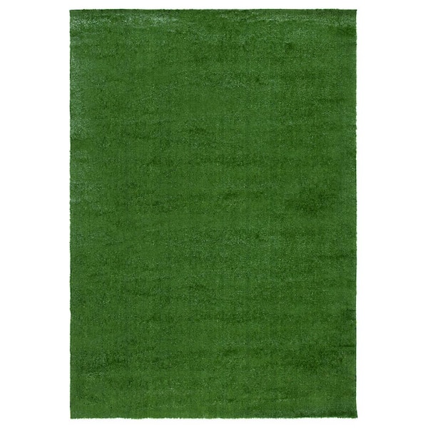 SAFAVIEH Turf Green 5 ft. x 8 ft. Solid Color Grass Indoor/Outdoor Area Rug