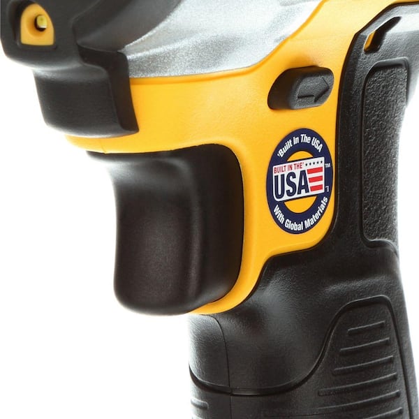 DEWALT - 20V MAX Cordless 4 Tool Combo Kit, 6-1/2 in. Circular Saw, and (2) 20V 2.0Ah Batteries