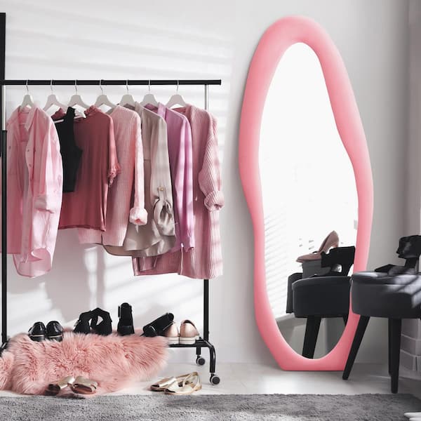 Hochwertiges 24 in. W x 63 in. H Irregular Pink Wood Framed Full Length Floor Mirror Wavy Full Body Mirror