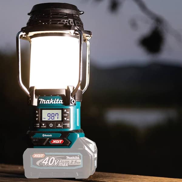 Makita XGT ランタン Makita 40V max XGT Cordless Lantern with Radio, Tool Only GRM04
