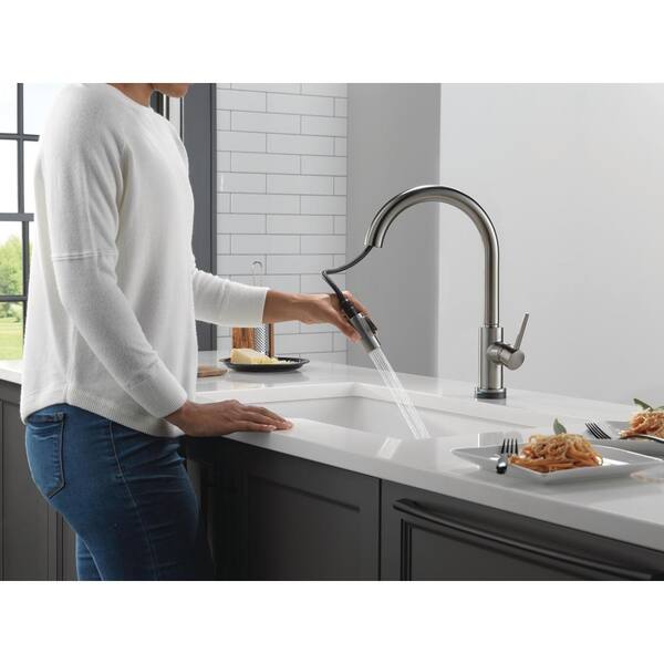 Delta Trinsic VoiceIQ Touch2O with Touchless Technology Single