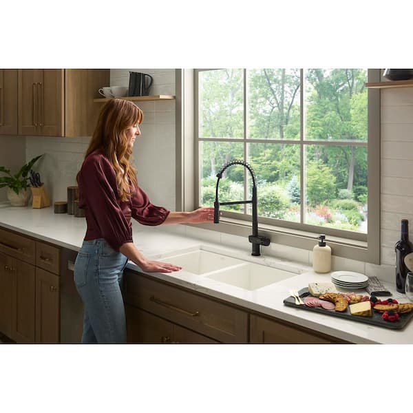 Ruvati Seneca Matte Black 20.33 in. H Single Handle Spiral Spring
