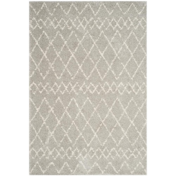 SAFAVIEH Berber Shag Light Gray/Cream 5 ft. x 7 ft. Ikat Area Rug
