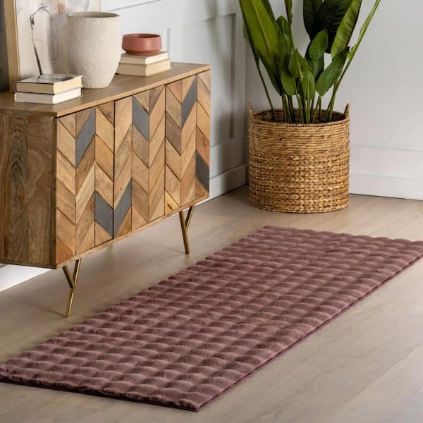 Ivana Checkered Plush Cloud Washable Burgundy 2.6 ft. x 8 ft. Indoor Area Rug