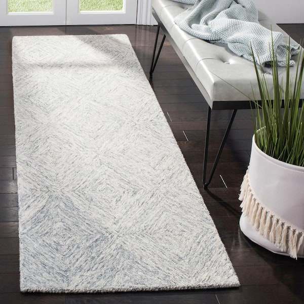 Abstract Silver 2 ft. x 8 ft. Geometric Runner Rug