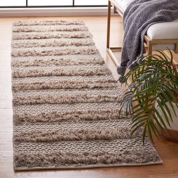 Natura Gray/Ivory 2 ft. x 9 ft. Abstract Native American Runner Rug