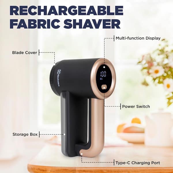 SINGER Compact Fabric Shaver and Lint Remover Battery Operated
