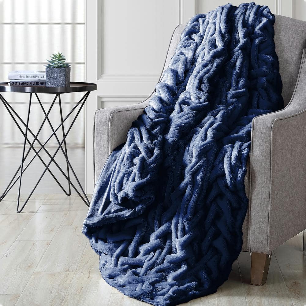 Luxurious Navy Braided Faux Fur & Flannel Throw, 50" x 60"