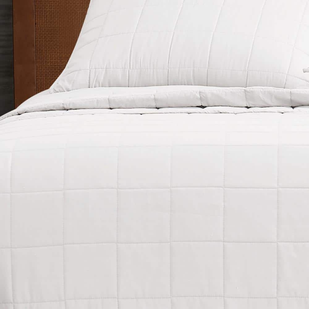 White Full Microfiber Quilt Set with Shams