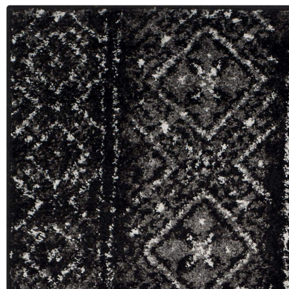 Black and Silver Geometric Low Pile Area Rug, 3' x 5'